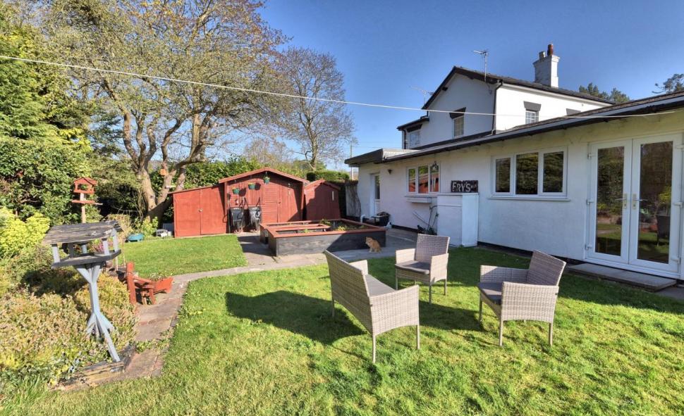 Vechea gară care ascundea idila secretă a prințului de Wales e acum o locuință de lux și se vinde cu 800.000 de lire 1053314