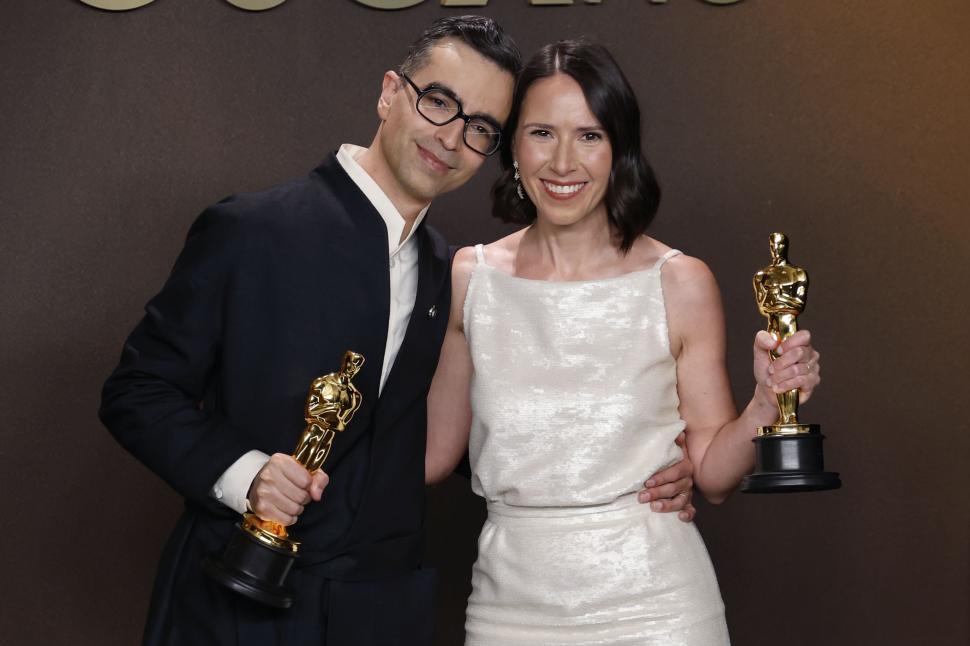 Cine este regizoarea româncă Natalie Musteaţă, care a câștigat la Oscar 2026 cu scurtmetrajul „Two People Exchanging Saliva” 1053774
