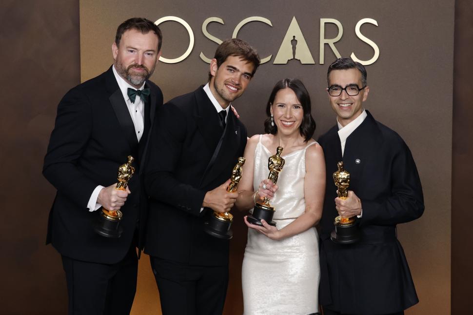 Cine este regizoarea româncă Natalie Musteaţă, care a câștigat la Oscar 2026 cu scurtmetrajul „Two People Exchanging Saliva” 1053775