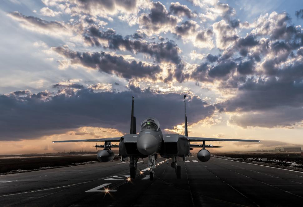 Avioanele F-15E Strike Eagle, folosite în cadrul Operațiunii Epic Fury, pot zbura cu viteze de 2,5 ori mai mari decât cea a sunetului 1054012