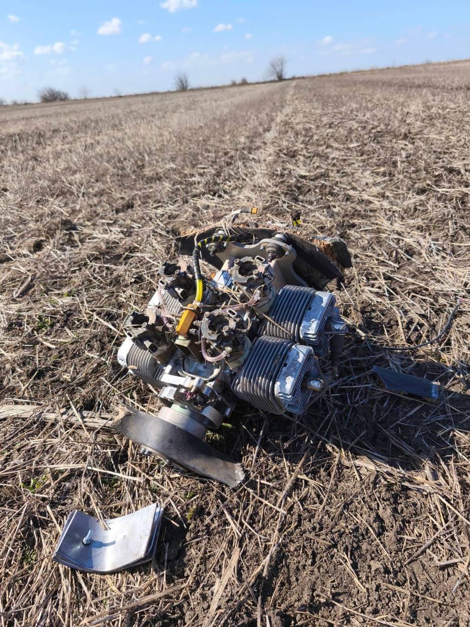 O dronă a fost găsită pe un câmp din Republica Moldova. "Este activǎ și conține un dispozitiv explozibil" 1054127