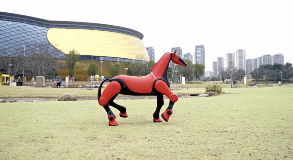 Chinezii lansează ponei roboți în ediție limitată pentru a marca Anul Calului de Foc: Cum arată, cât costă și ce viteză pot atinge 1054111