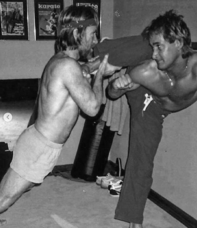 Imagini memorabile din cariera lui Chuck Norris. Viața superstarului artelor marțiale 1054977
