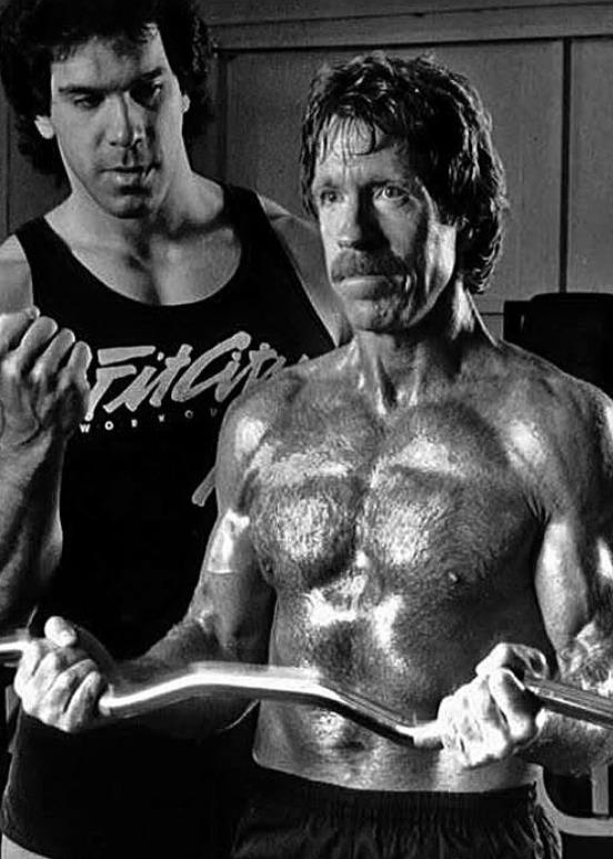 Imagini memorabile din cariera lui Chuck Norris. Viața superstarului artelor marțiale 1054985