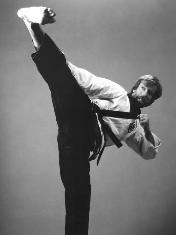 Imagini memorabile din cariera lui Chuck Norris. Viața superstarului artelor marțiale 1054987