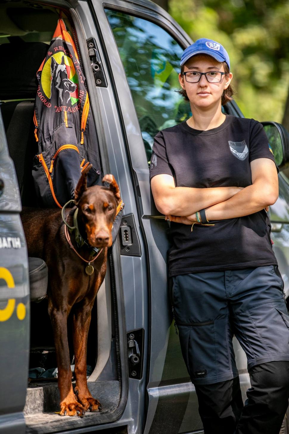 Povestea emoționantă a dobermanului-erou din Ucraina: „Hanna a salvat peste 170 de oameni până în ultima zi de viață” 1054871