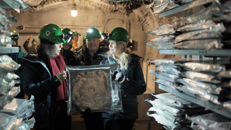 35 de țări și-au trimis memoria în Arctica. România lipsește. Ce păstrează seiful din permafrost al omenirii 1054922