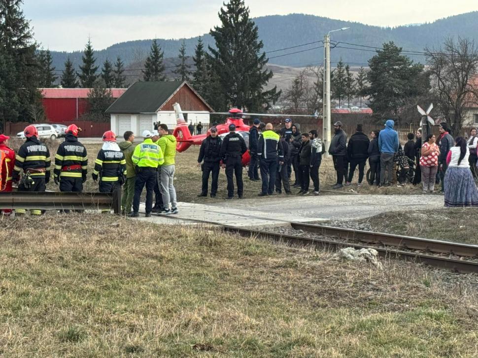 Căruţă lovită de tren în Miercurea Ciuc. O femeie a murit, un bărbat și trei copii sunt răniţi, printre care un bebeluş 1055234