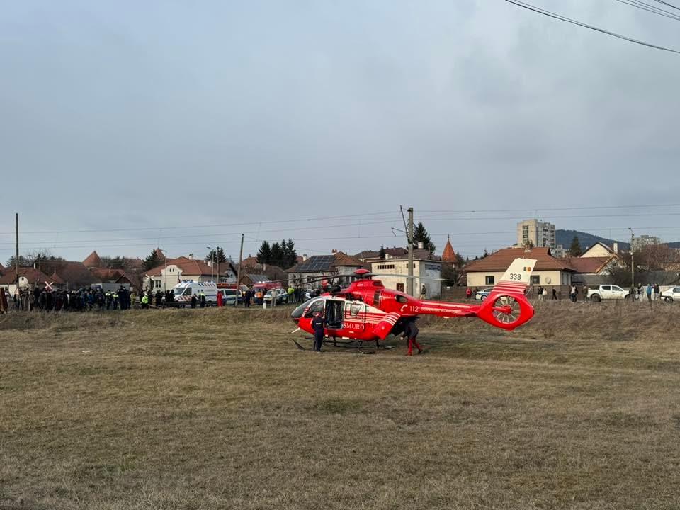 Căruţă lovită de tren în Miercurea Ciuc. O femeie a murit, un bărbat și trei copii sunt răniţi, printre care un bebeluş 1055236