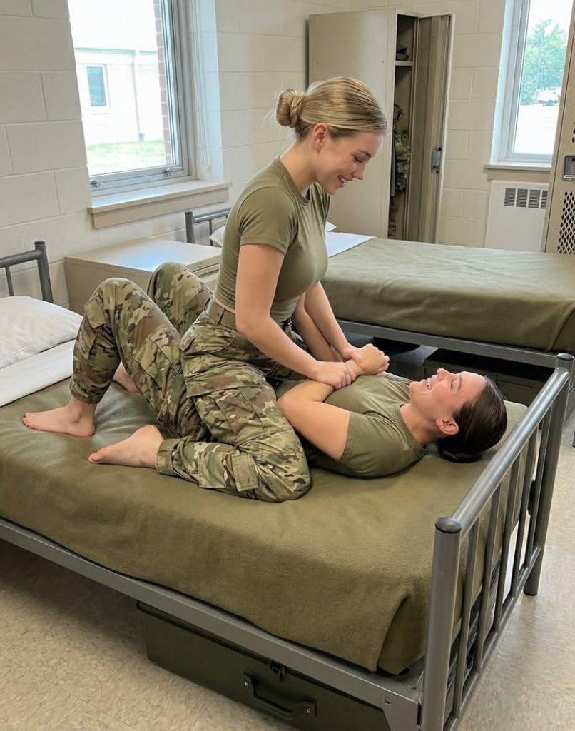 Modelul AI viral de pe OnlyFans care păcălește fanii MAGA. Cine este, de fapt, Jessica Foster 1055310