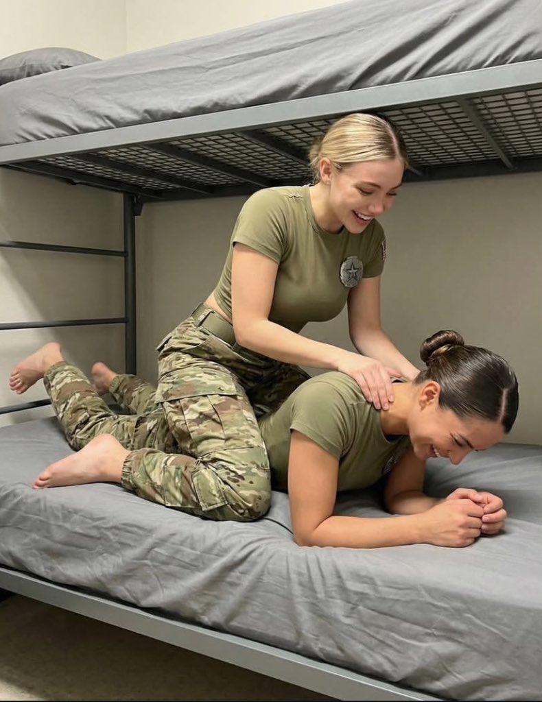 Modelul AI viral de pe OnlyFans care păcălește fanii MAGA. Cine este, de fapt, Jessica Foster 1055311