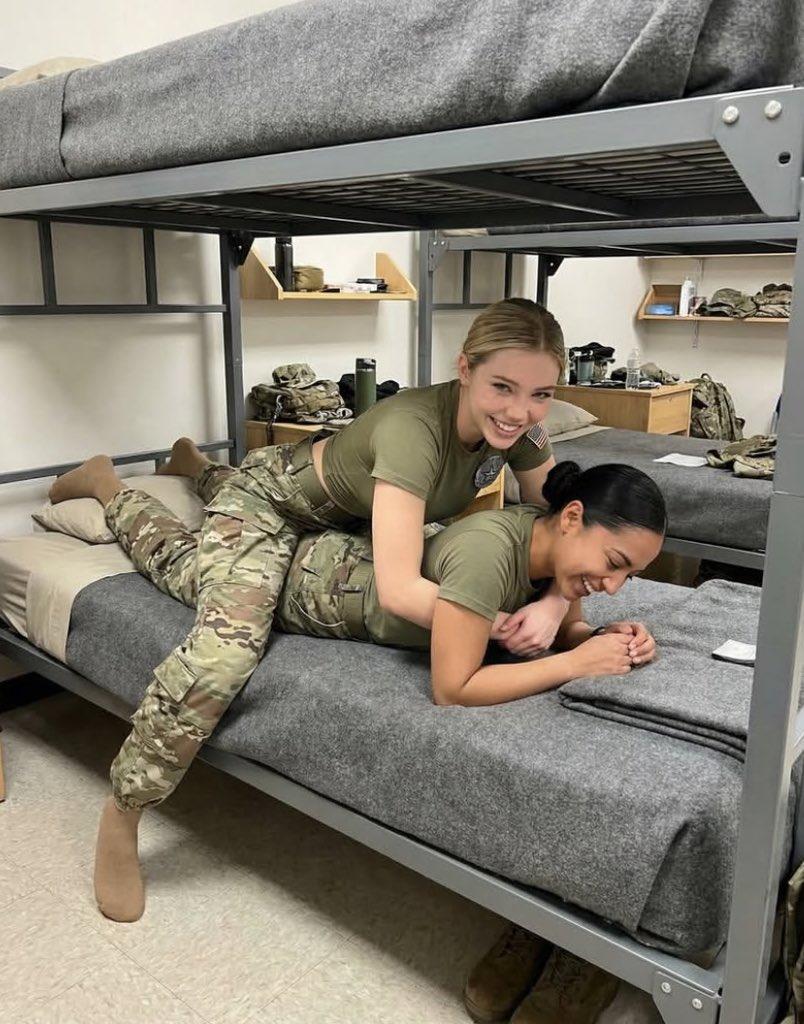 Modelul AI viral de pe OnlyFans care păcălește fanii MAGA. Cine este, de fapt, Jessica Foster 1055312