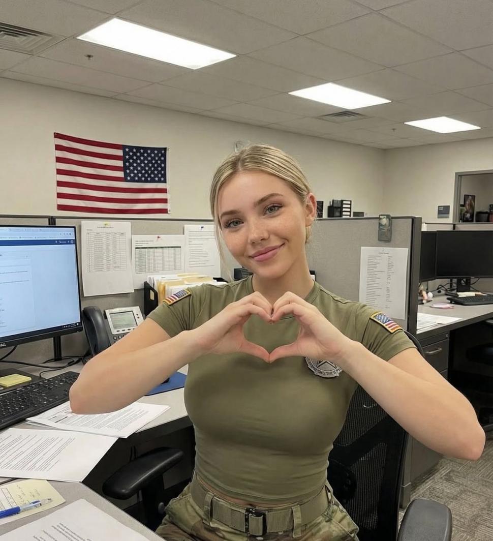 Modelul AI viral de pe OnlyFans care păcălește fanii MAGA. Cine este, de fapt, Jessica Foster 1055315