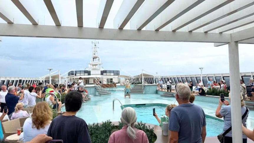 O companie a scos la vânzare croaziera de 15 ani, iar prețul este surprinzător. Sute de oameni au depus deja cereri 1055393