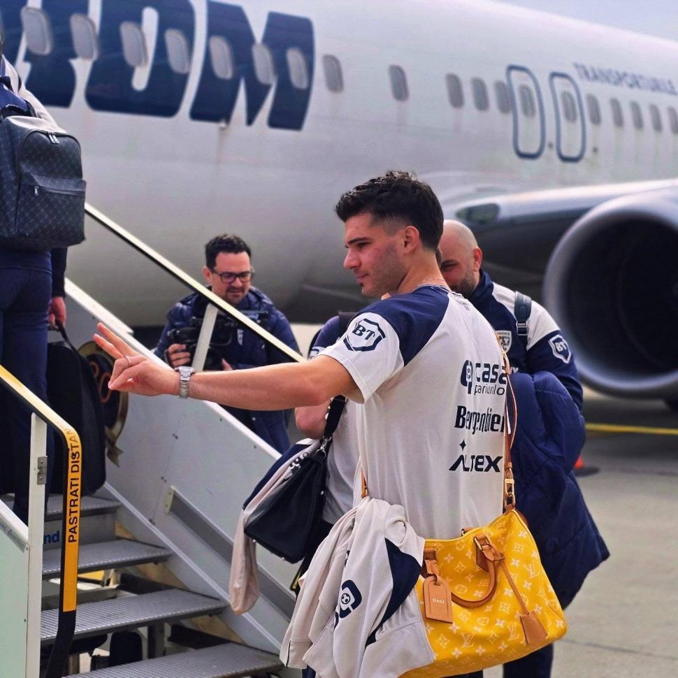 Lotul României a plecat spre Istanbul pentru barajul cu Turcia din Cupa Mondială 2026. „Plecăm încărcați cu încrederea unei națiuni” 1055870