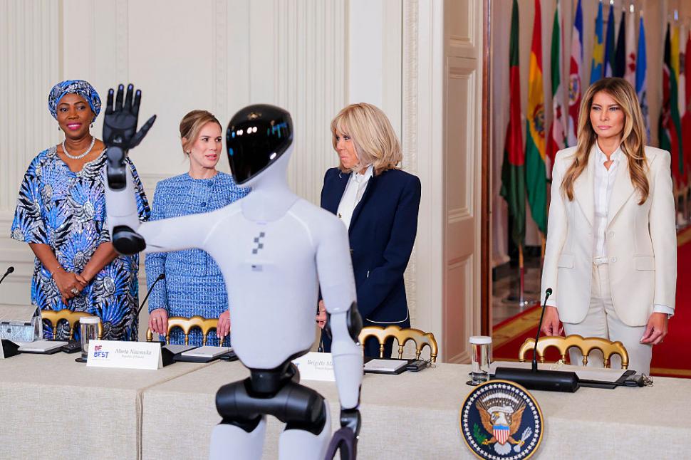 Mirabela Grădinaru, alături de Brigitte Macron și de Olena Zelenska la Casa Albă 1056145