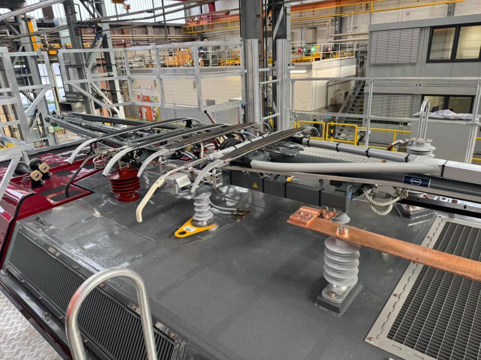 Prima locomotivă electrică nouă pentru CFR Călători ajunge în România în aprilie 1056065