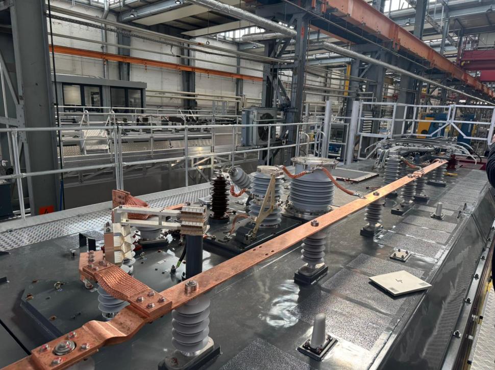 Prima locomotivă electrică nouă pentru CFR Călători ajunge în România în aprilie 1056067