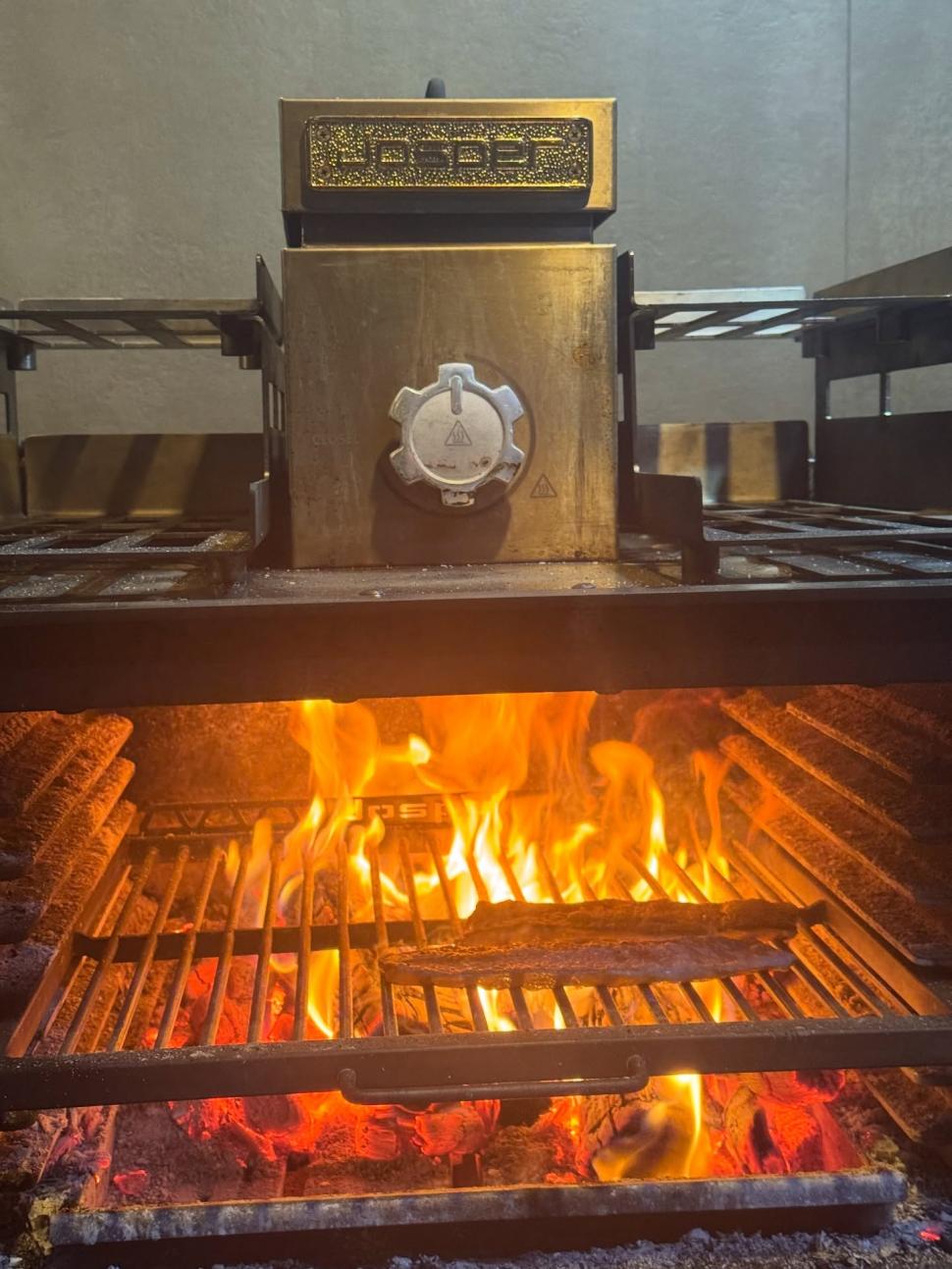 Se oferă recompensă de 100.000 de euro pentru cel care găsește un cumpărător pentru un hotel din Elveția. Proprietarul explică motivul 1055971