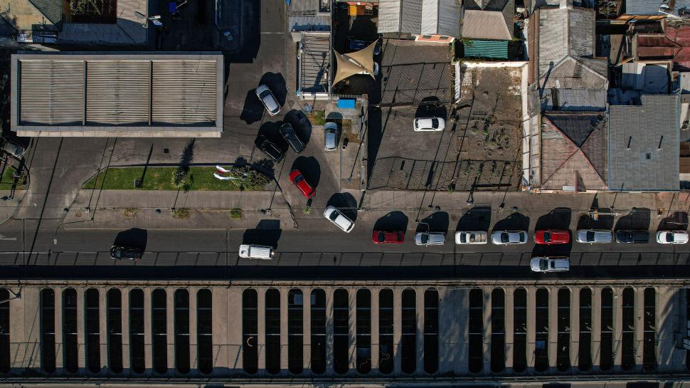 Sunt cozi uriașe la benzinării, după ce s-a anunțat scumpirea motorinei cu 54%, de joi, în Chile. Panica șoferilor, în imagini 1055991