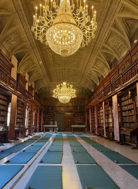 O bibliotecă din Milano a fost transformată în sală de sport pentru o oră, iar decizia a stârnit controverse 1056538