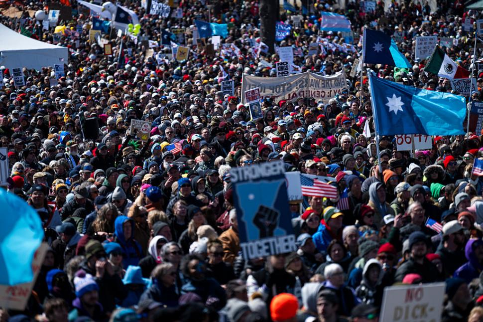 Proteste masive anti Donald Trump în SUA și Europa. Bruce Springsteen le-a cântat protestatarilor "No Kings". Violențe în Los Angeles 1056782
