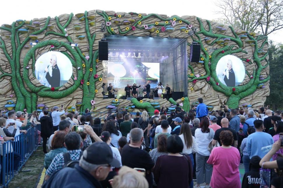 Se deschide Târgul de Paște 2026 de la Craiova. Imagini de poveste cu Parcul „Nicolae Romanescu”, în care va avea loc 1057123