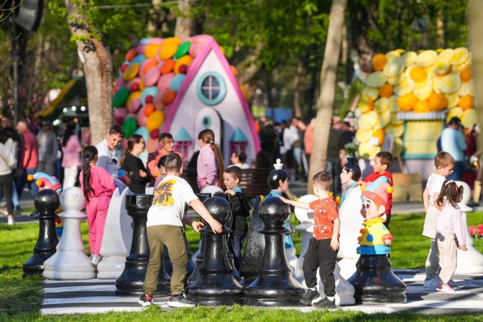 Se deschide Târgul de Paște 2026 de la Craiova. Imagini de poveste cu Parcul „Nicolae Romanescu”, în care va avea loc 1057130