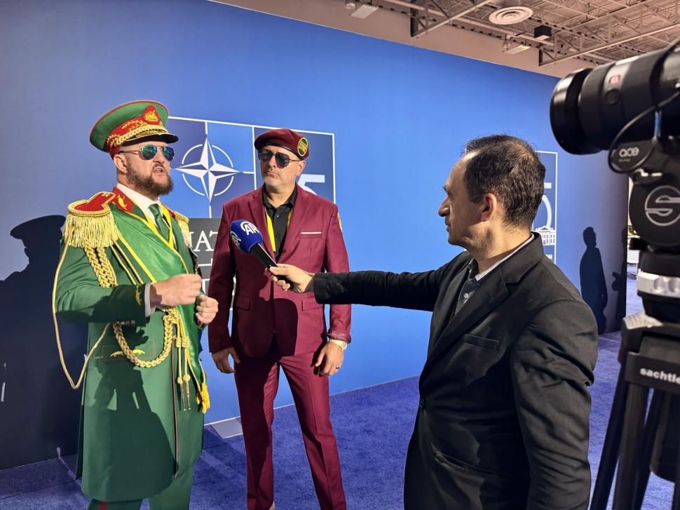 Un bărbat și-a cumpărat cu 19.000 de dolari o bucată de pământ și și-a făcut o „țară”. Regulile ciudate din Republica Slowjamastan 1057430