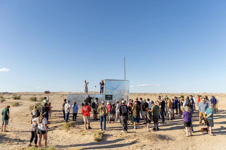 Un bărbat și-a cumpărat cu 19.000 de dolari o bucată de pământ și și-a făcut o „țară”. Regulile ciudate din Republica Slowjamastan 1057450