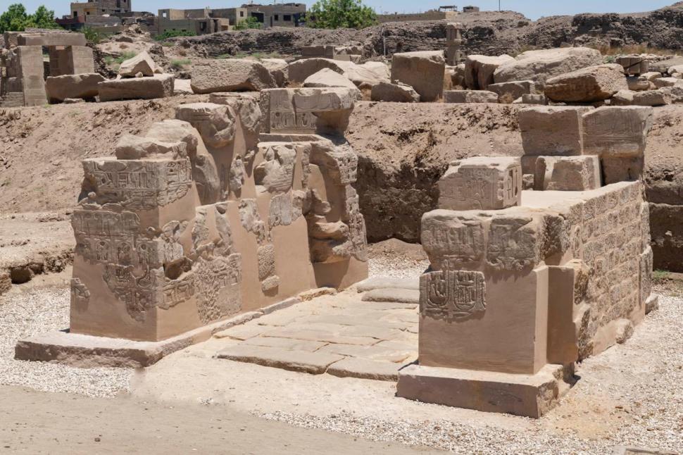 Descoperire arheologică neașteptată în Egipt, în timpul unor lucrări: O stelă de piatră a fost găsită lângă un templu antic din Luxor 1057300