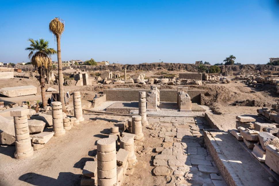 Descoperire arheologică neașteptată în Egipt, în timpul unor lucrări: O stelă de piatră a fost găsită lângă un templu antic din Luxor 1057302