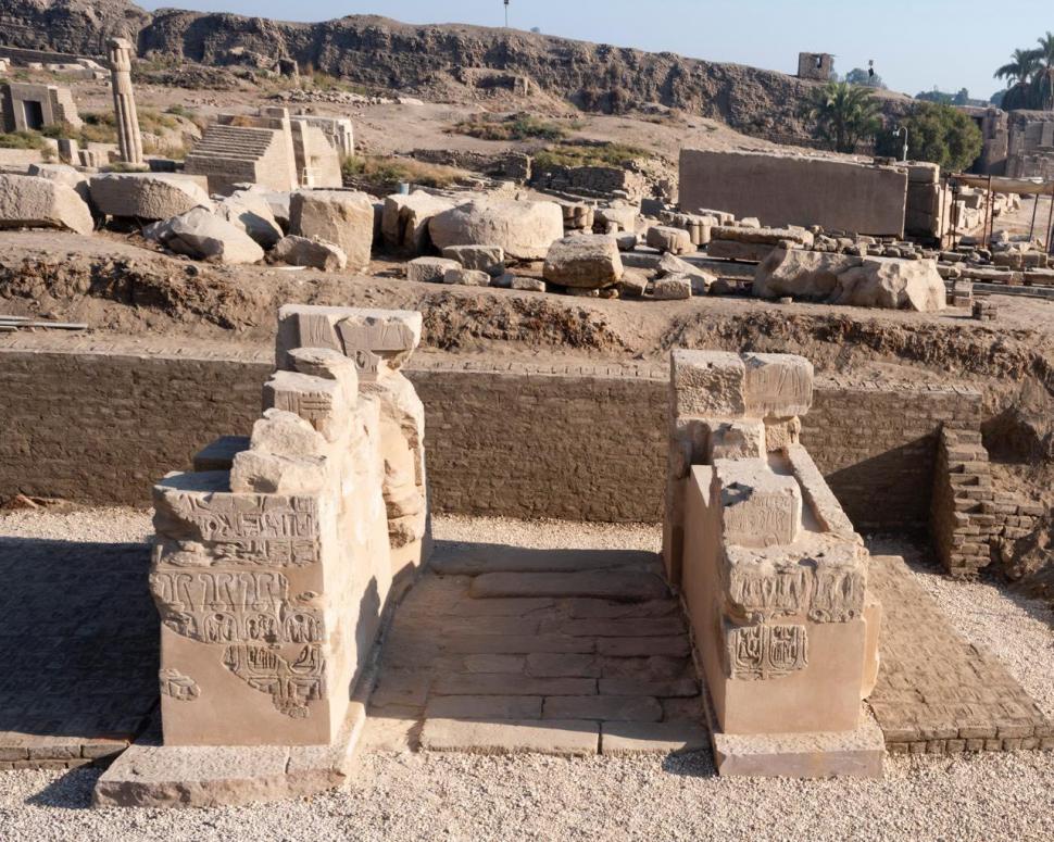 Descoperire arheologică neașteptată în Egipt, în timpul unor lucrări: O stelă de piatră a fost găsită lângă un templu antic din Luxor 1057303