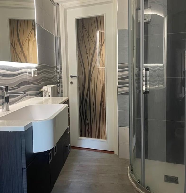 Doi soți care nu mai făceau față ratelor au renunțat la tot și au cumpărat o casă total renovată în Italia, care a costat cât o mașină 1057366