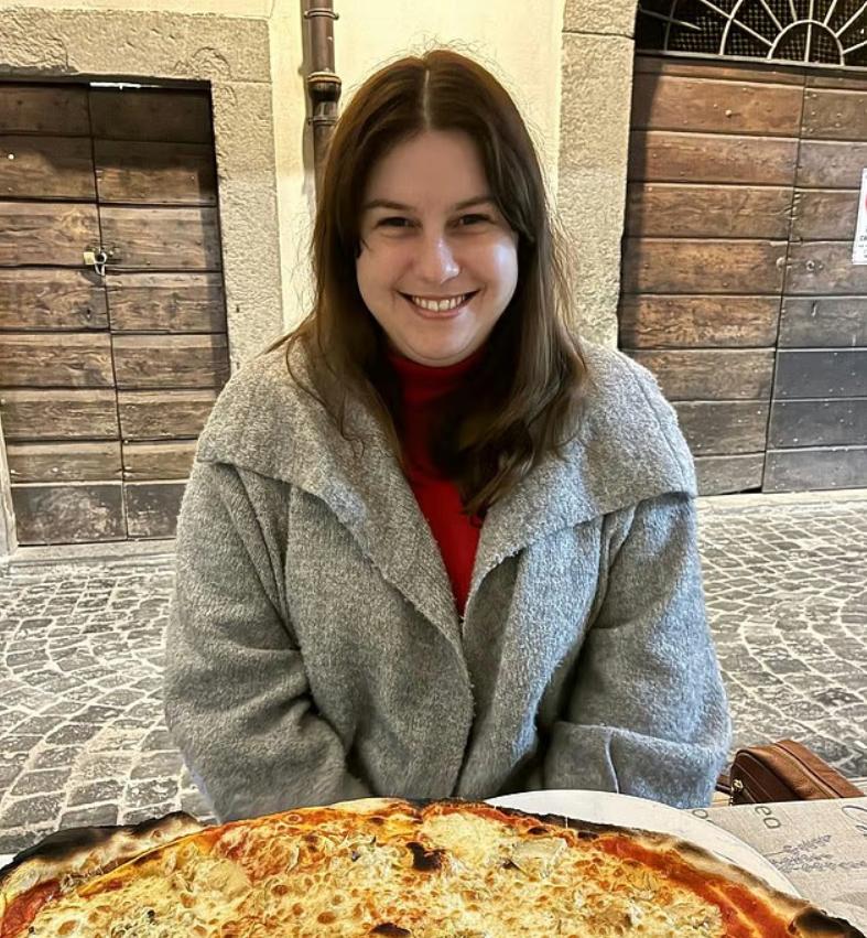 Doi soți care nu mai făceau față ratelor au renunțat la tot și au cumpărat o casă total renovată în Italia, care a costat cât o mașină 1057367