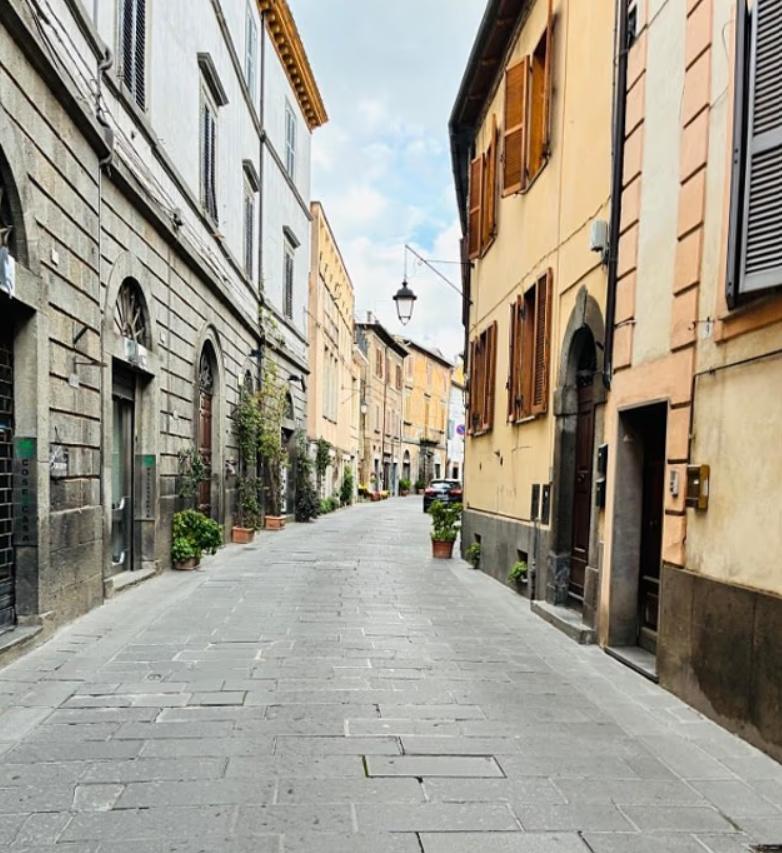 Doi soți care nu mai făceau față ratelor au renunțat la tot și au cumpărat o casă total renovată în Italia, care a costat cât o mașină 1057369