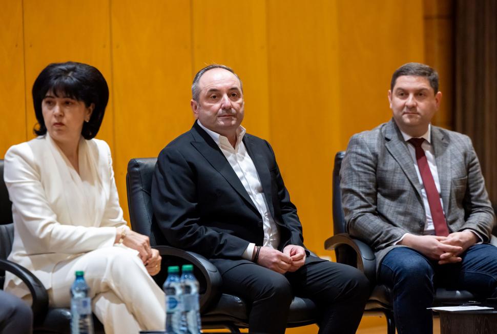 PSD Neamț vrea ca partidul să rămână la guvernare, dar fără Ilie Bolojan, în funcţia de premier al României 1057221