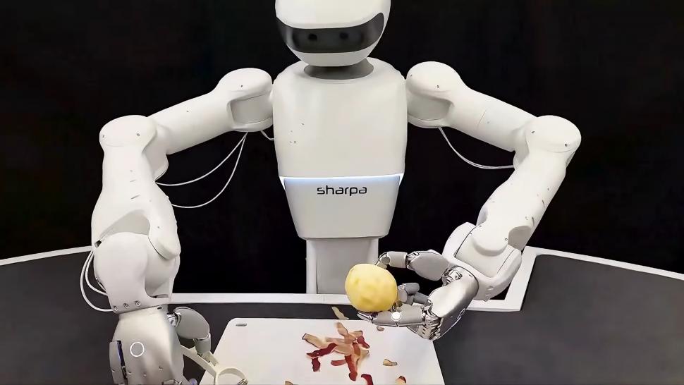 Un robot umanoid dovedește că poate să descojească un măr cu două mâini, exact ca oamenii: Cum arată North și ce știe să mai facă 1057258