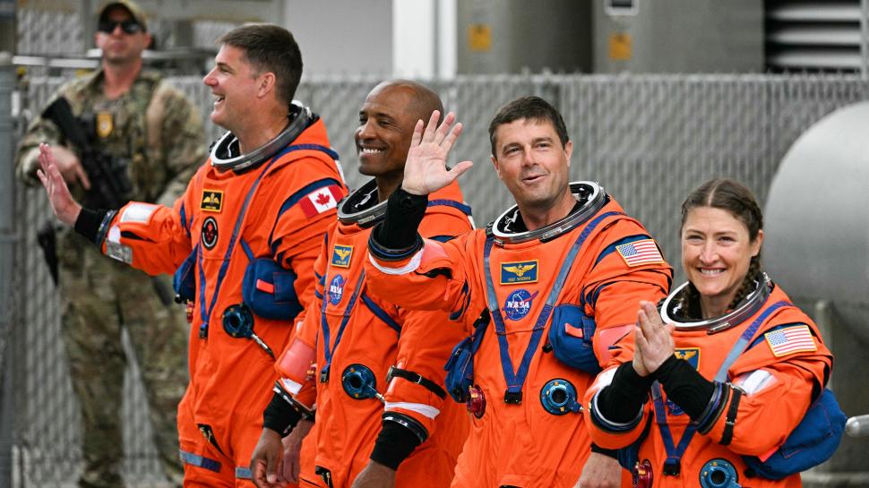 astronautii misiunii artemis 2 1 aprilie 2026