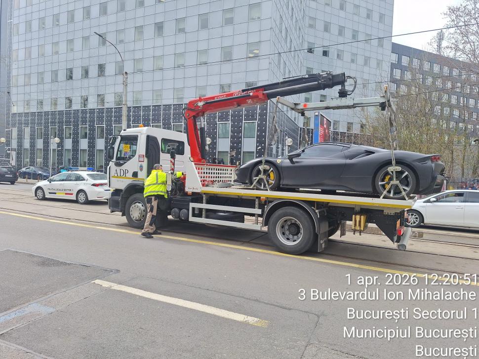 Un șofer a parcat un Ferrari SF90 pe mijlocul liniei de tramvai, lângă Piața Victoriei. Amenda e de 0,05% din prețul minim al mașinii 1057761