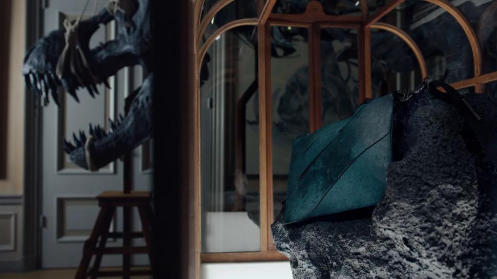 A fost creată o geantă din colagen de T. Rex. Cum arată accesoriul unic, evaluat la peste jumătate de milion de dolari 1058145