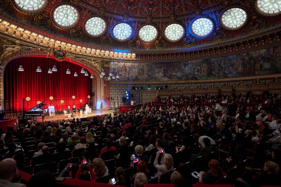 Dragostea poartă pantofi roșii. Primul Shero Talk la Ateneul Român 1058019