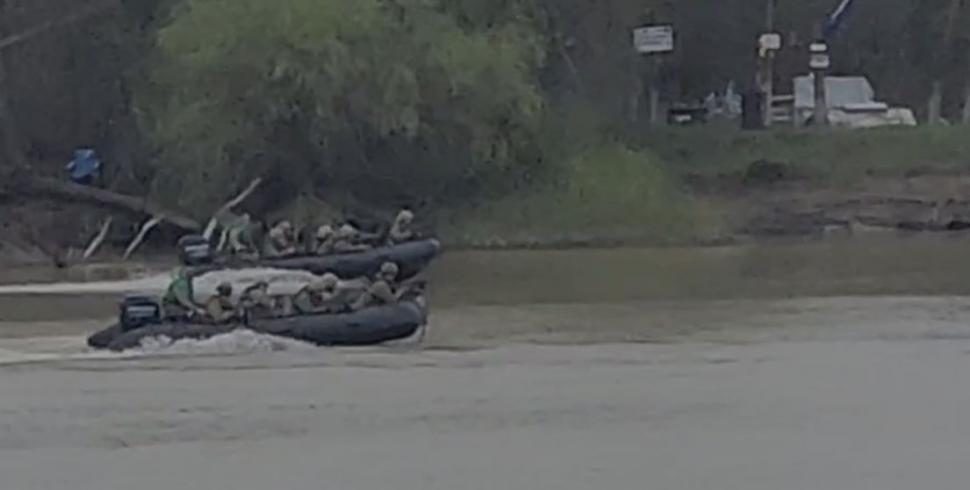 Sea Shield 2026: Militarii români repetă scenariul invaziei ruse la gurile Dunării. Imagini cu vedeta blindată Posada în timp ce trage 1057952