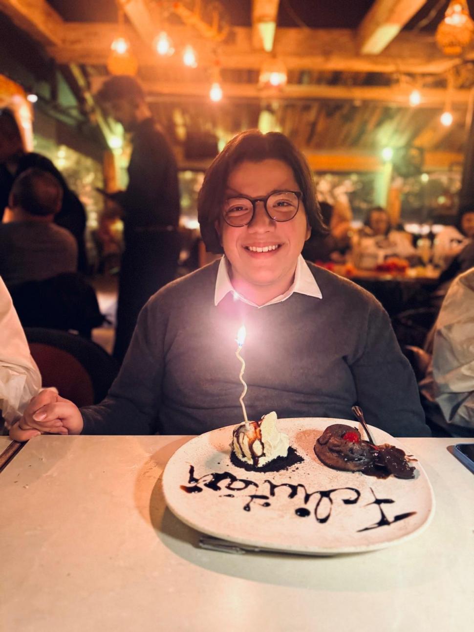 A cucerit elita Franței, dar România îl umilește cu „dosarul cu șină”. Povestea geniului în scaun cu rotile care vrea să fie român 1058280