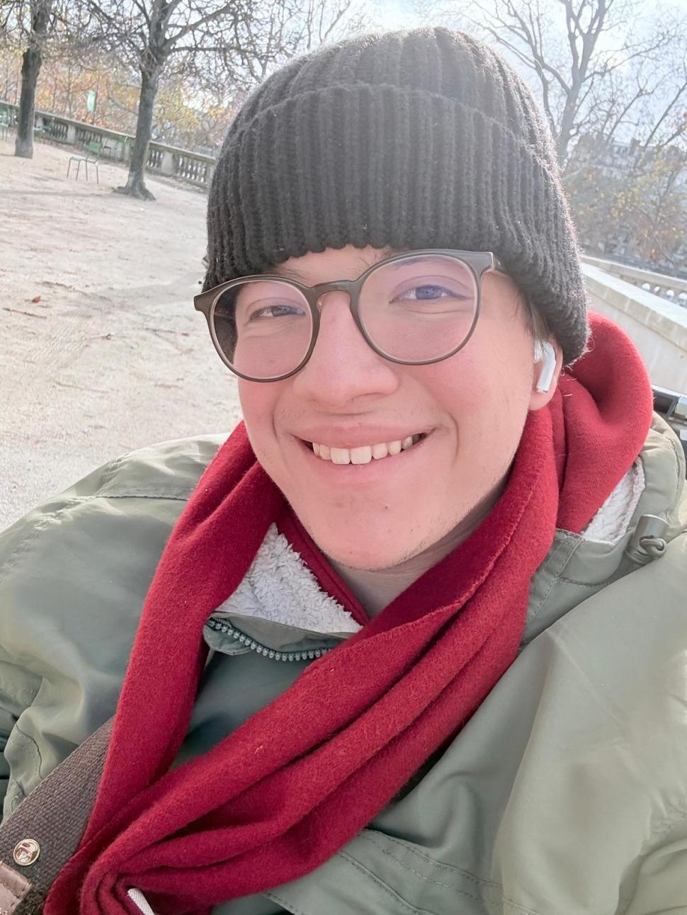 A cucerit elita Franței, dar România îl umilește cu „dosarul cu șină”. Povestea geniului în scaun cu rotile care vrea să fie român 1058281