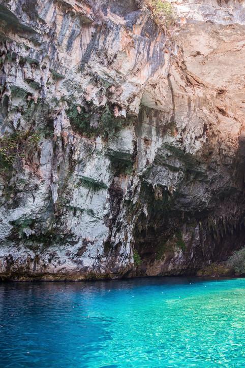 Peștera Melissani, un paradis turcoaz în Kefalonia: Adăposteşte un lac sărat subteran, scăldat de lumină prin tavanul prăbușit 1057785