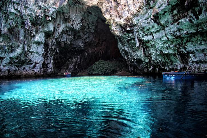Peștera Melissani, un paradis turcoaz în Kefalonia: Adăposteşte un lac sărat subteran, scăldat de lumină prin tavanul prăbușit 1057790