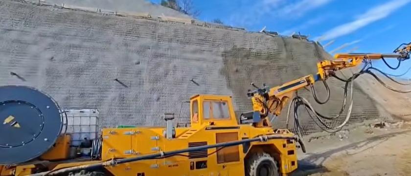 Au început lucrările la un nou tunel pe Autostrada Sibiu-Pitești (A1). Imagini de pe șantier 1058759