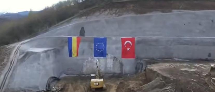 Au început lucrările la un nou tunel pe Autostrada Sibiu-Pitești (A1). Imagini de pe șantier 1058760