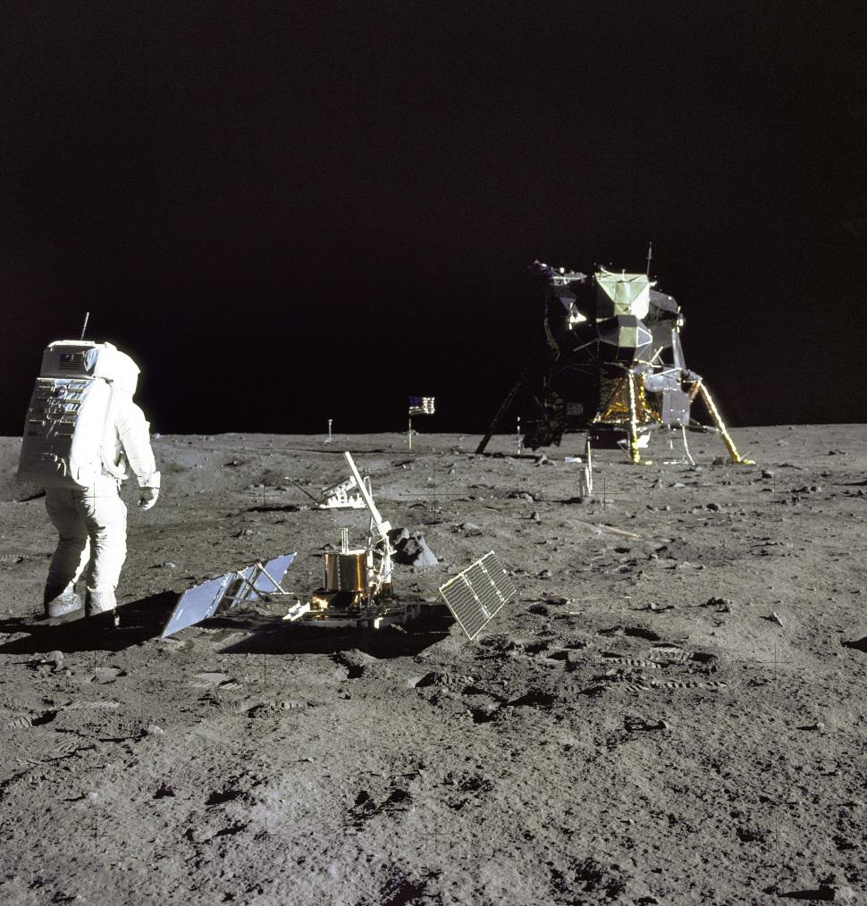 Câți oameni au ajuns pe Lună până acum. Și de ce unii cred că aselenizarea a fost falsificată 1058770